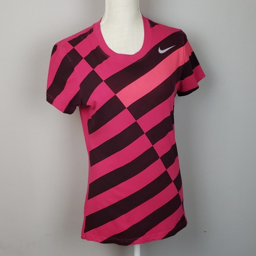 Nike Dri-FIT Running Top Size M Pink Diagonal Striped Tee